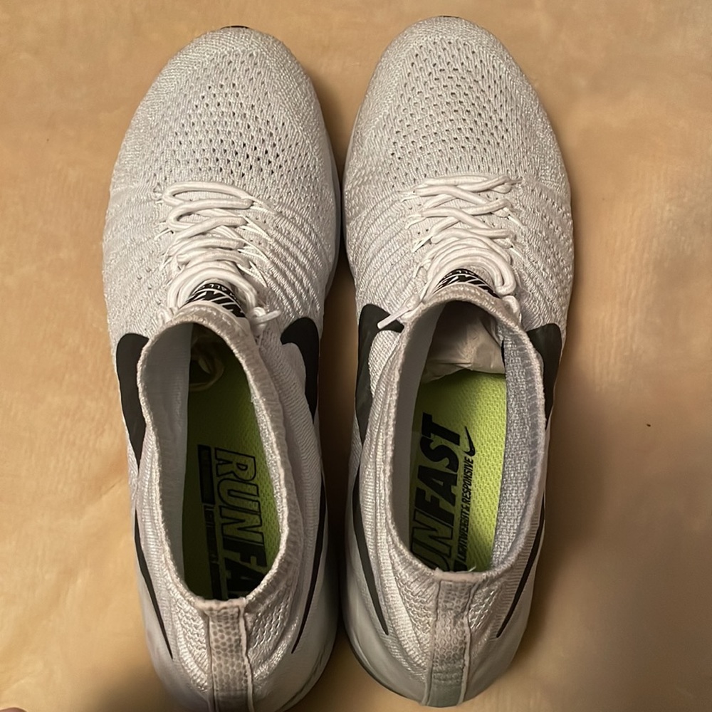 Nike - Picture 6 of 6